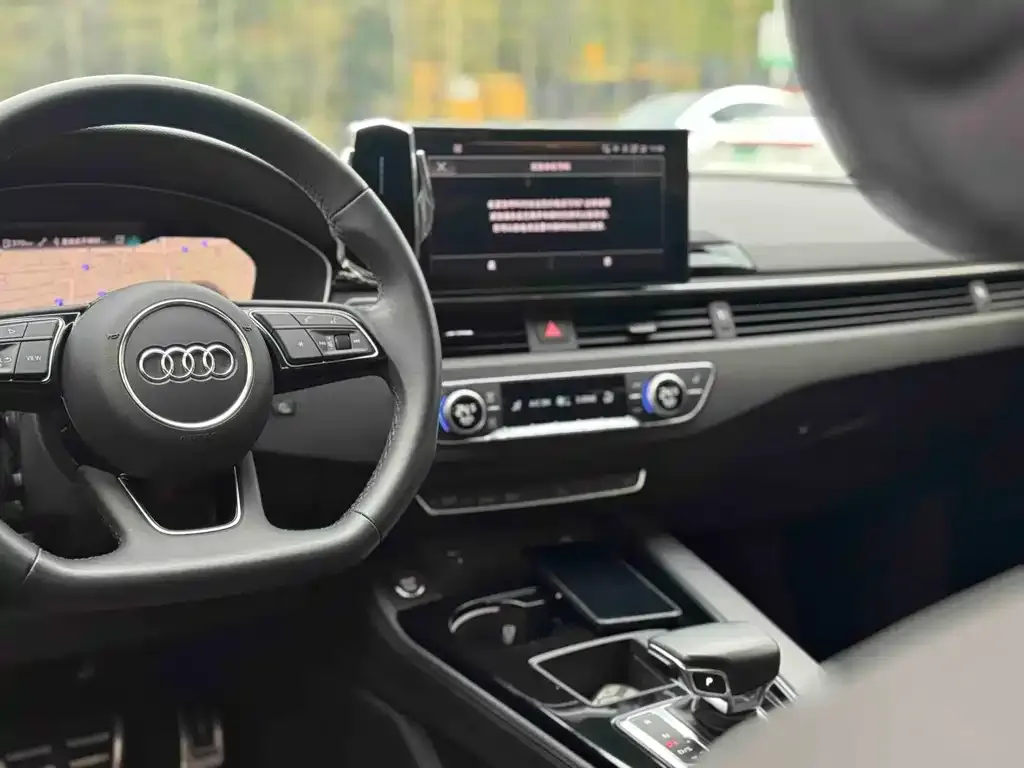 Audi A4L 2023 из CN, фото 4