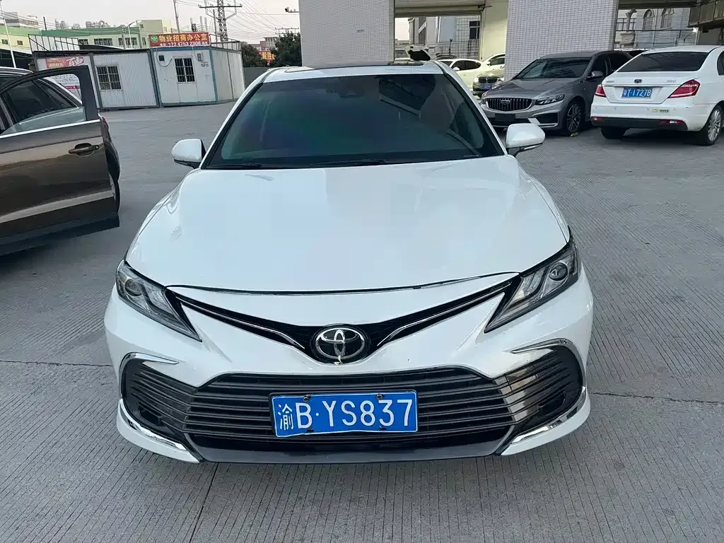 Toyota Camry — фото 6