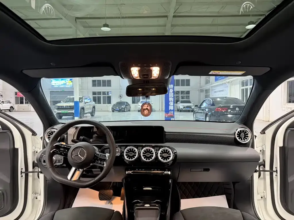 Mercedes-Benz A-Class 2025 из CN, фото 3