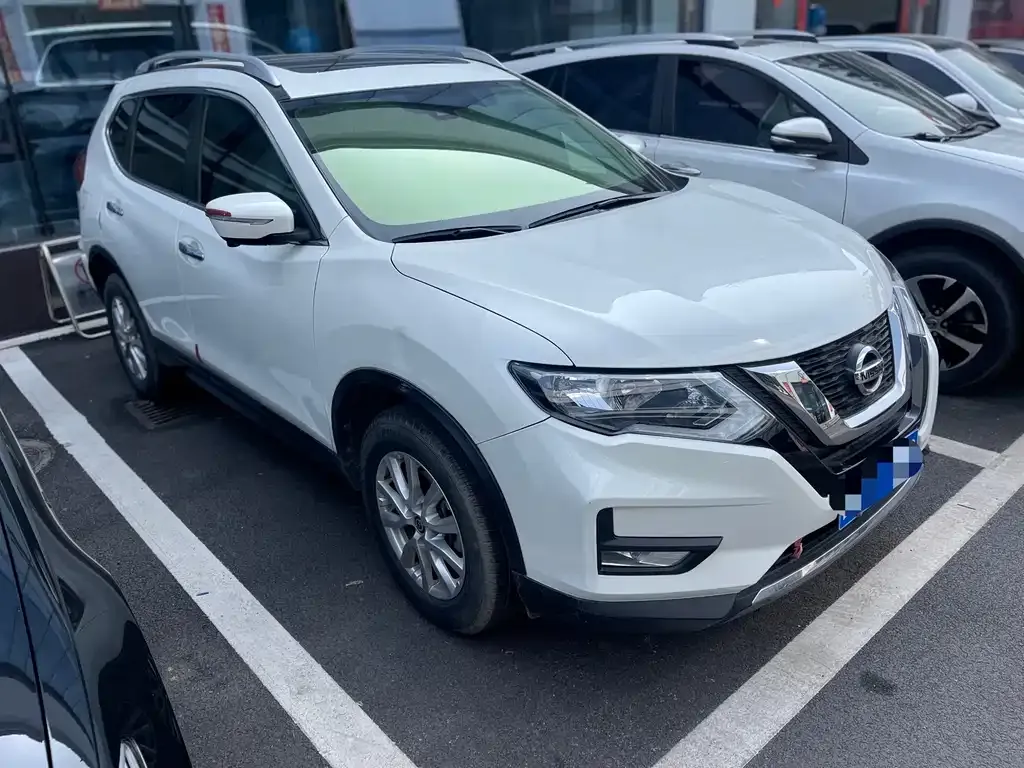 Nissan X-Trail — фото 9