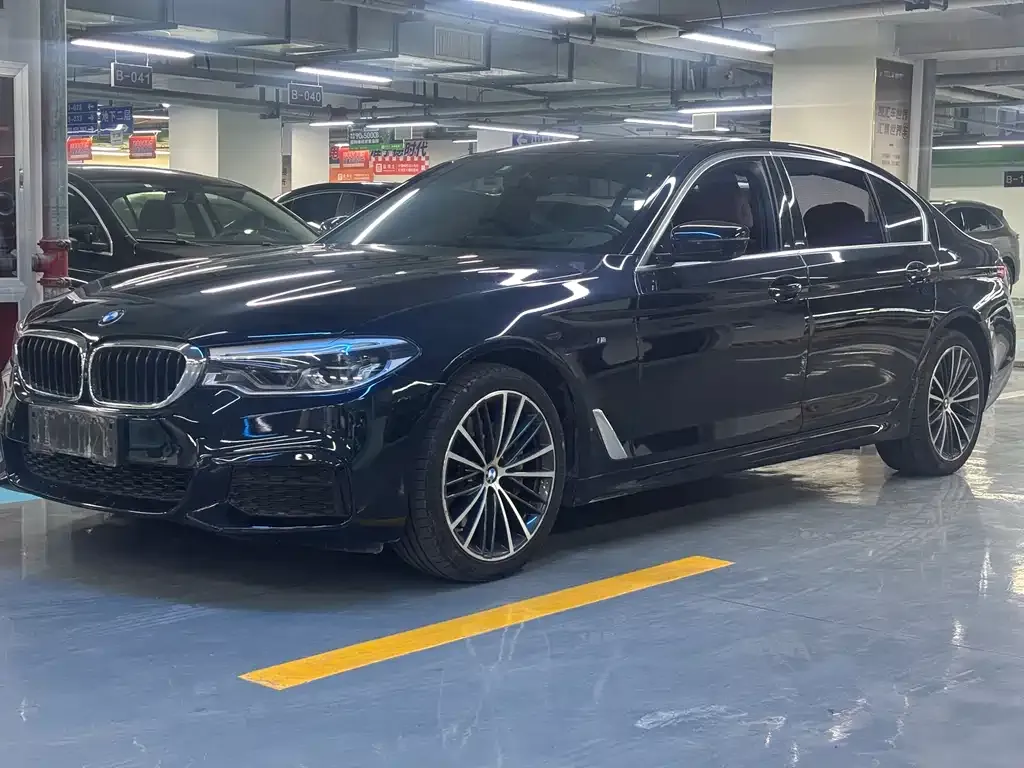 BMW 5 Series — фото 1