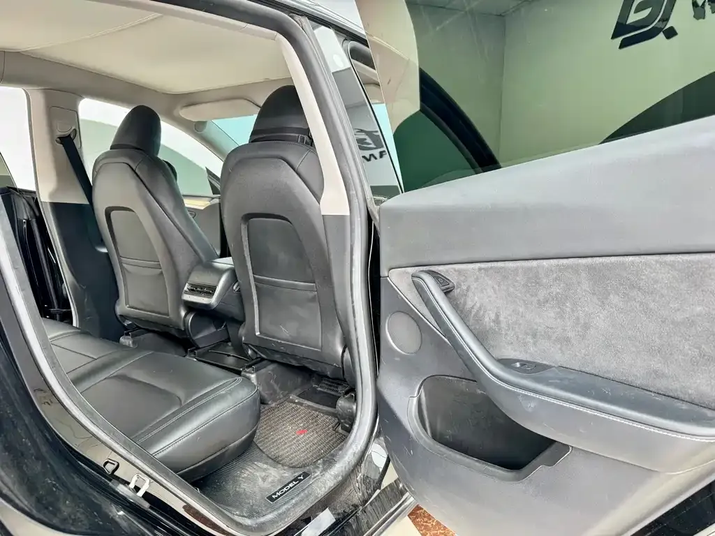 Tesla Model Y 2022 из CN, фото 8