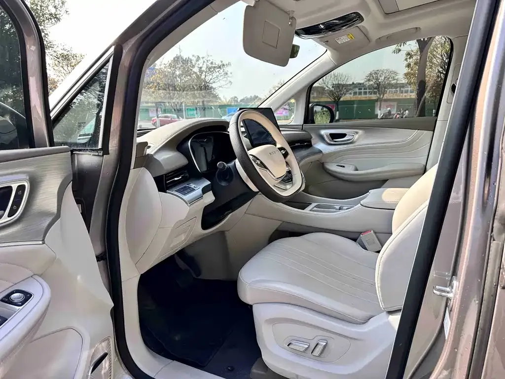 Roewe iMAX8 New Energy 2025 из CN, фото 8