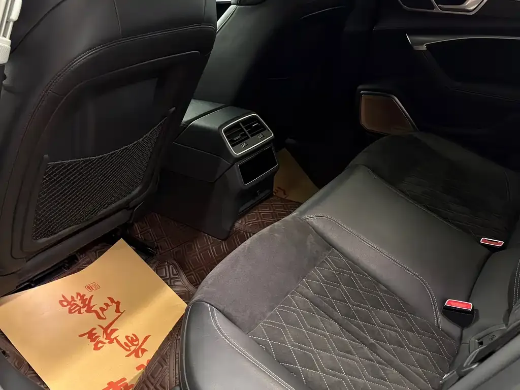 Audi S7 2023 из CN, фото 9
