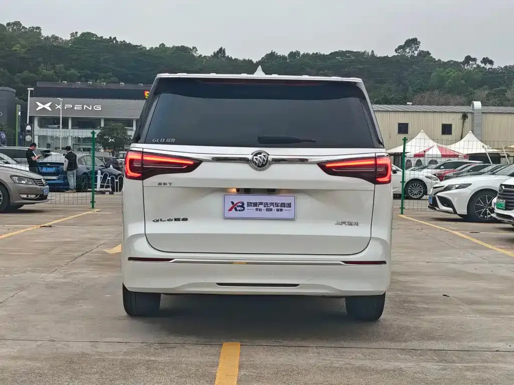 Buick GL8 2021 из CN, фото 2