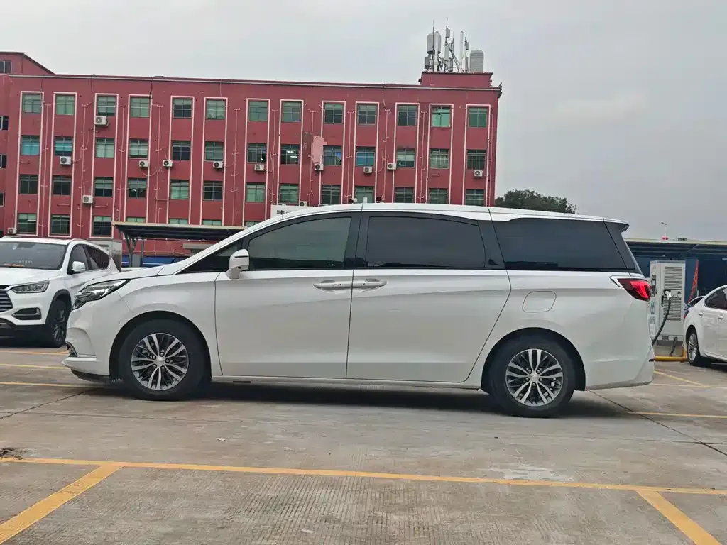 Buick GL8 2021 из CN, фото 5