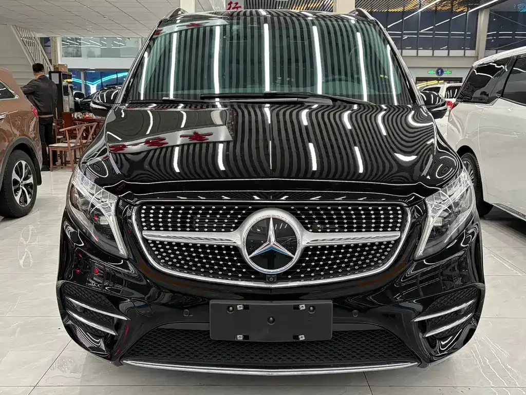 Mercedes-Benz V-Class — фото 10