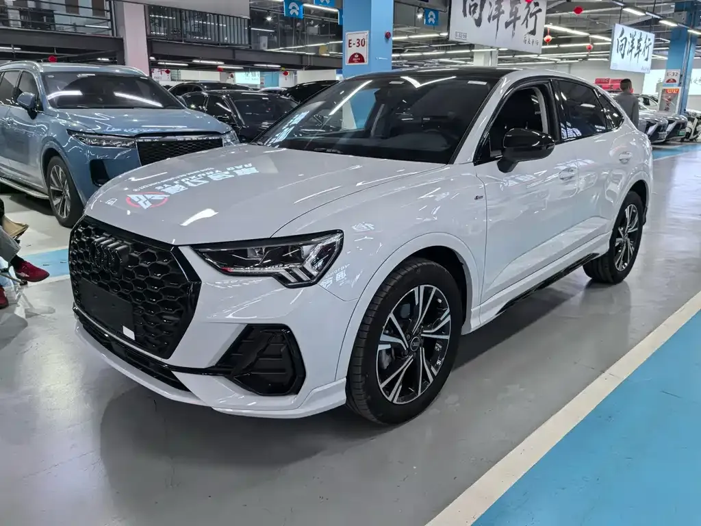 Audi Q3 Sportback — фото 1