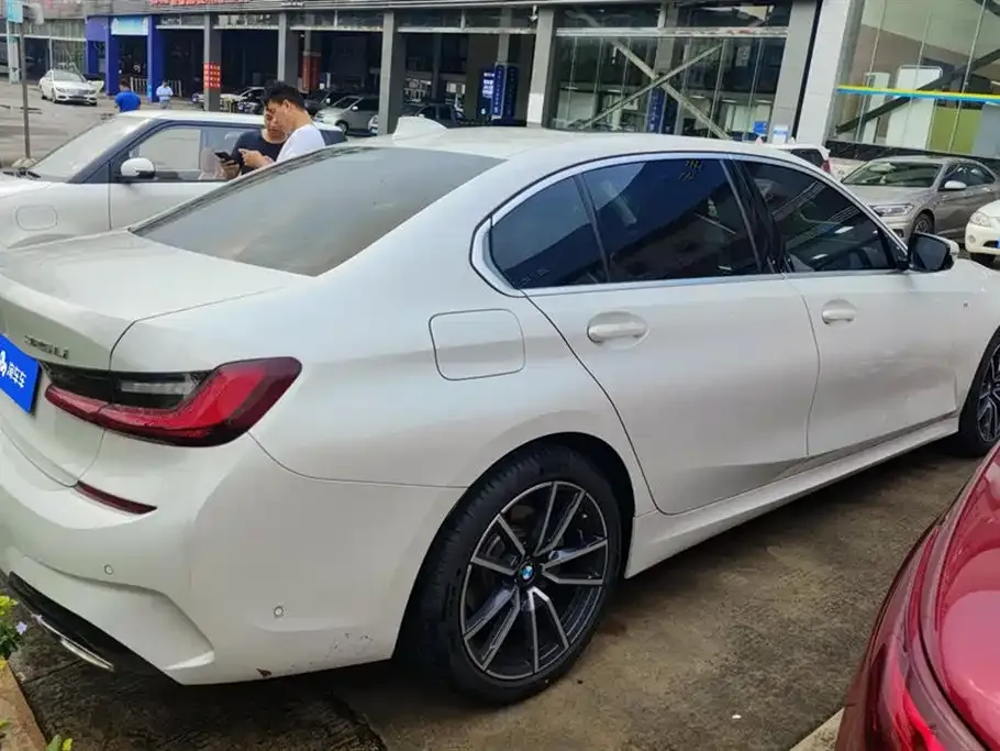 BMW 3 Series 2022 из CN, фото 2