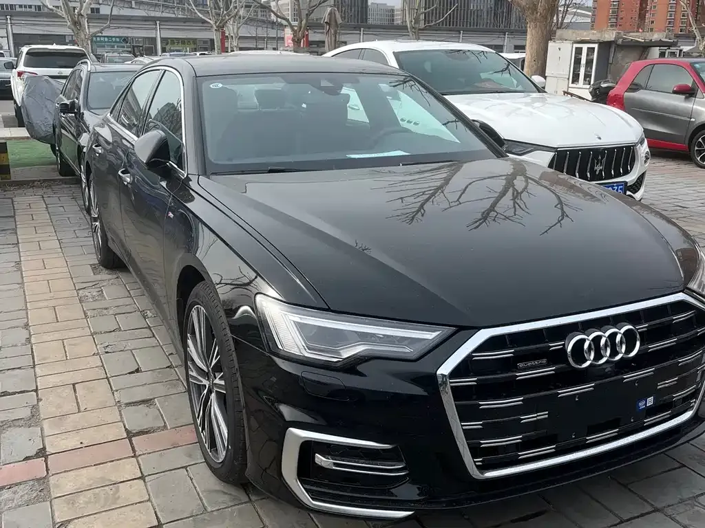 Audi A6L — фото 1
