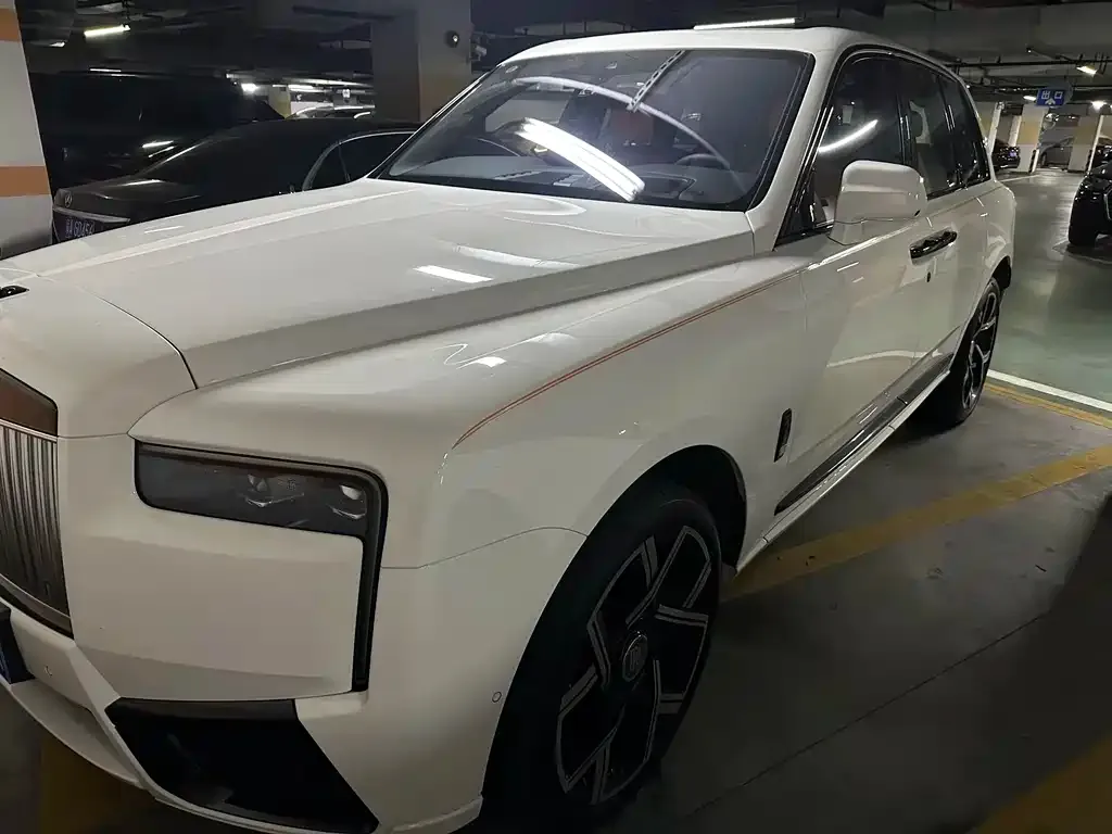 Rolls-Royce Cullinan — фото 1