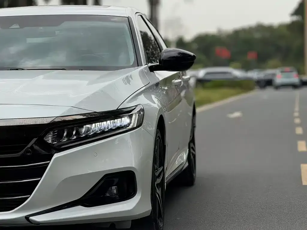 Honda Accord — фото 6