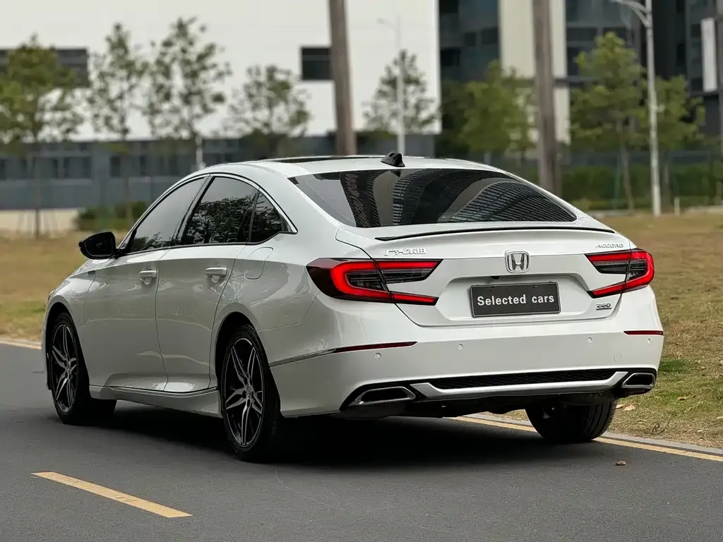 Honda Accord — фото 5