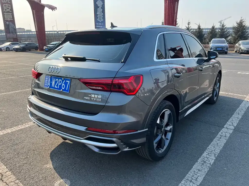 Audi Q3 — фото 10
