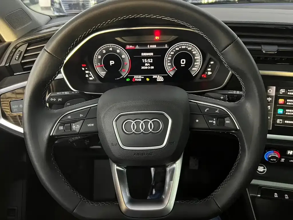 Audi Q3 — фото 3