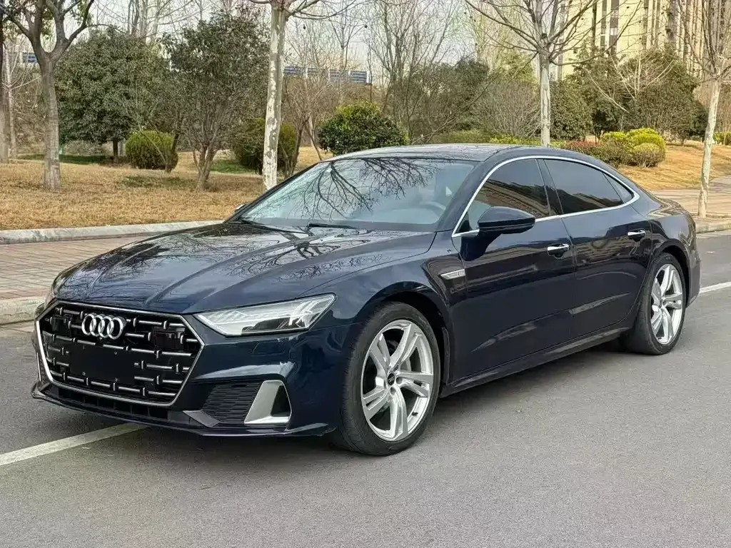 Audi A7L — фото 1