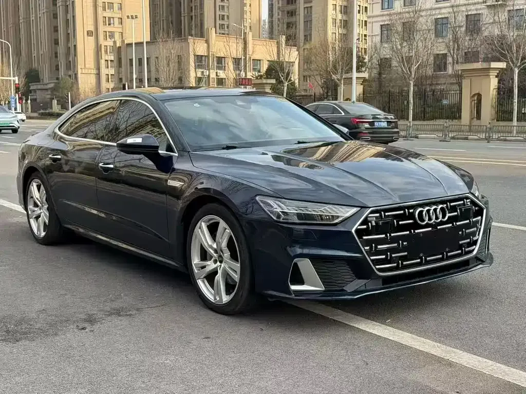 Audi A7L — фото 8