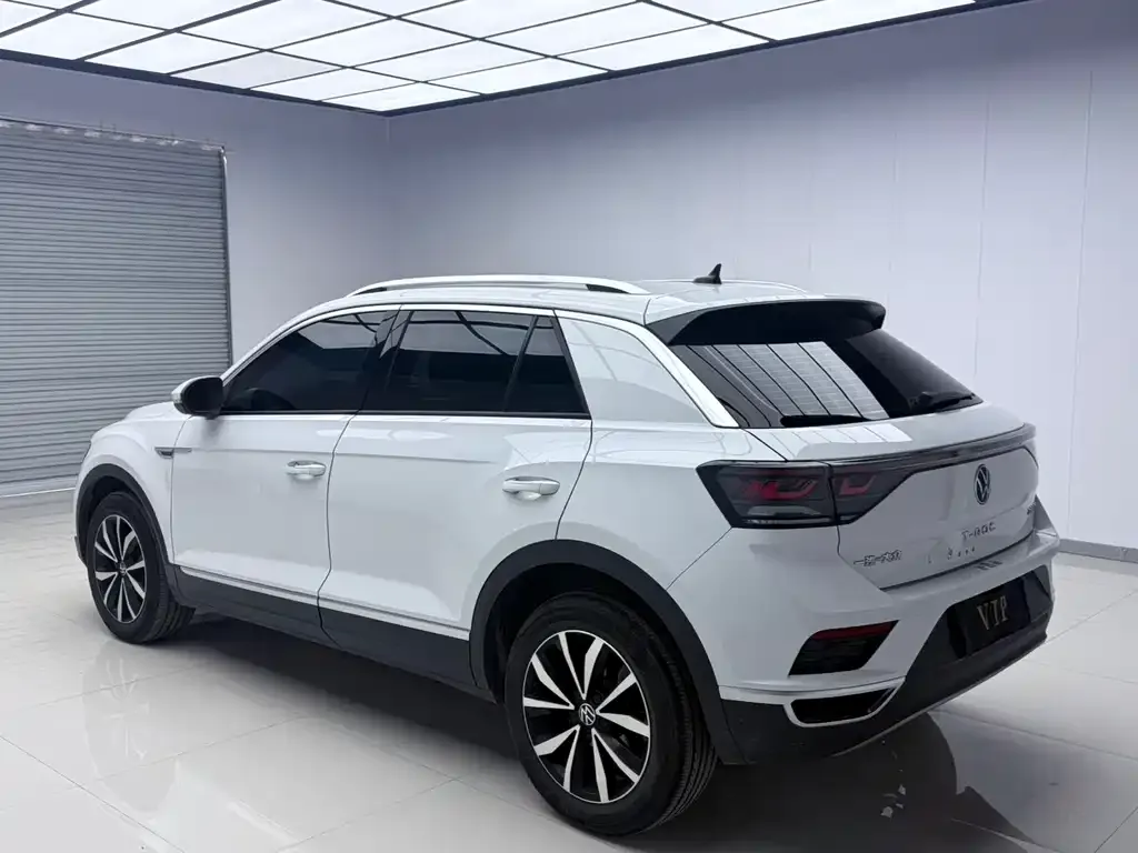 Volkswagen T-Roc — фото 7