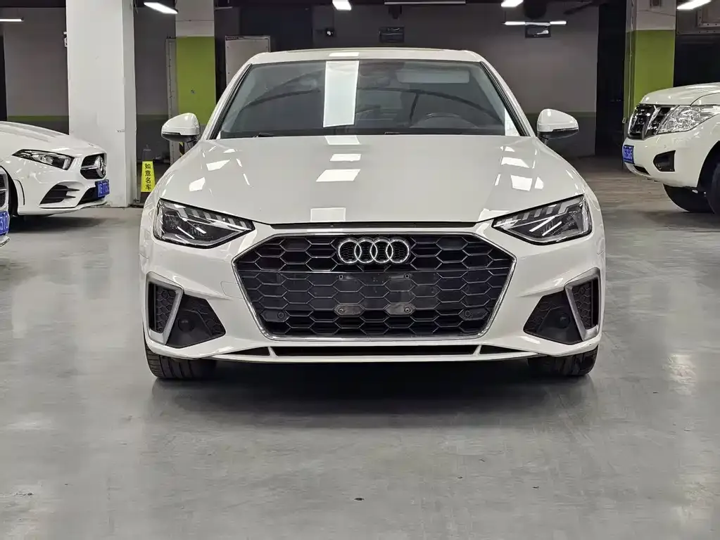 Audi A4L 2021 из CN, фото 10