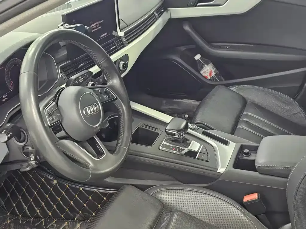 Audi A4L 2021 из CN, фото 8