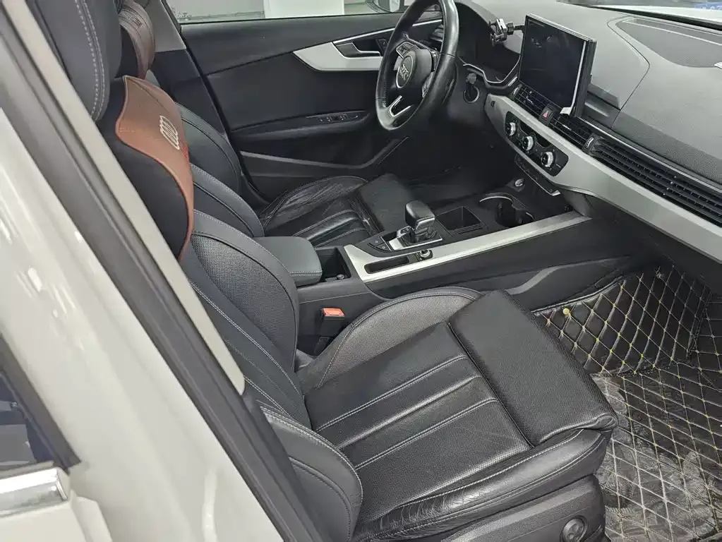 Audi A4L 2021 из CN, фото 2