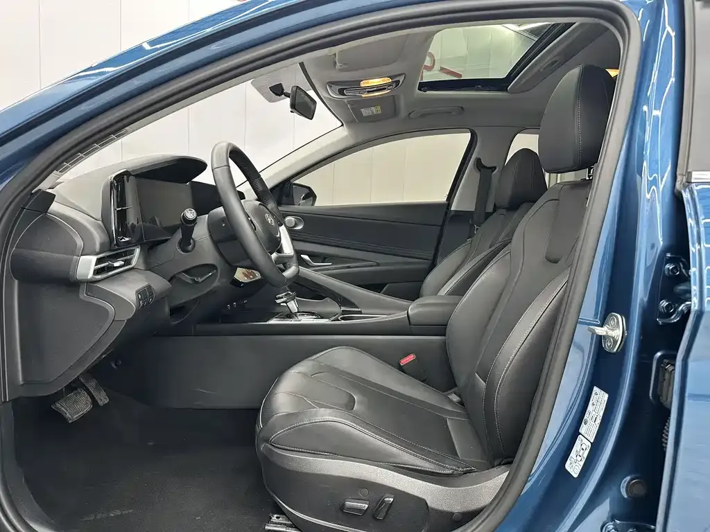 Hyundai Elantra 2023 из CN, фото 5