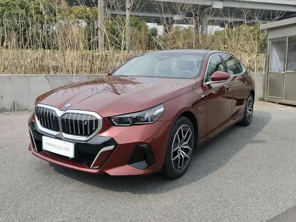 BMW i5 — фото 1