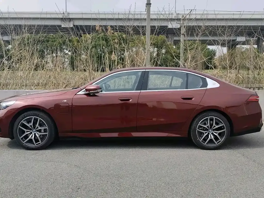 BMW i5 — фото 4