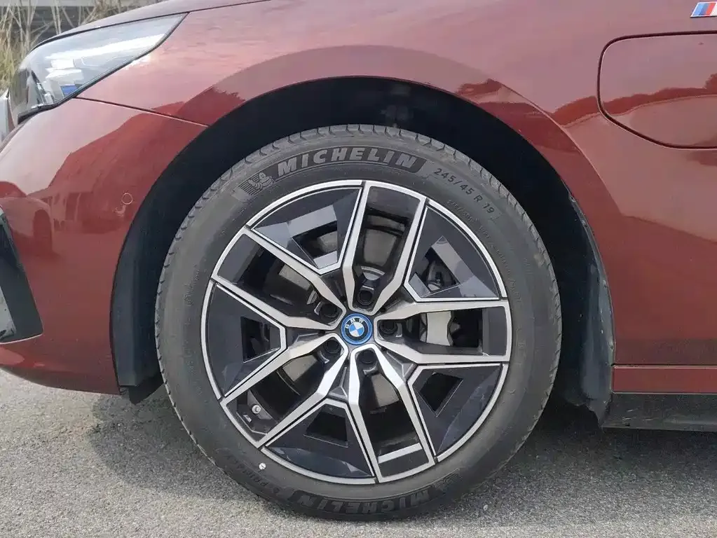 BMW i5 — фото 10