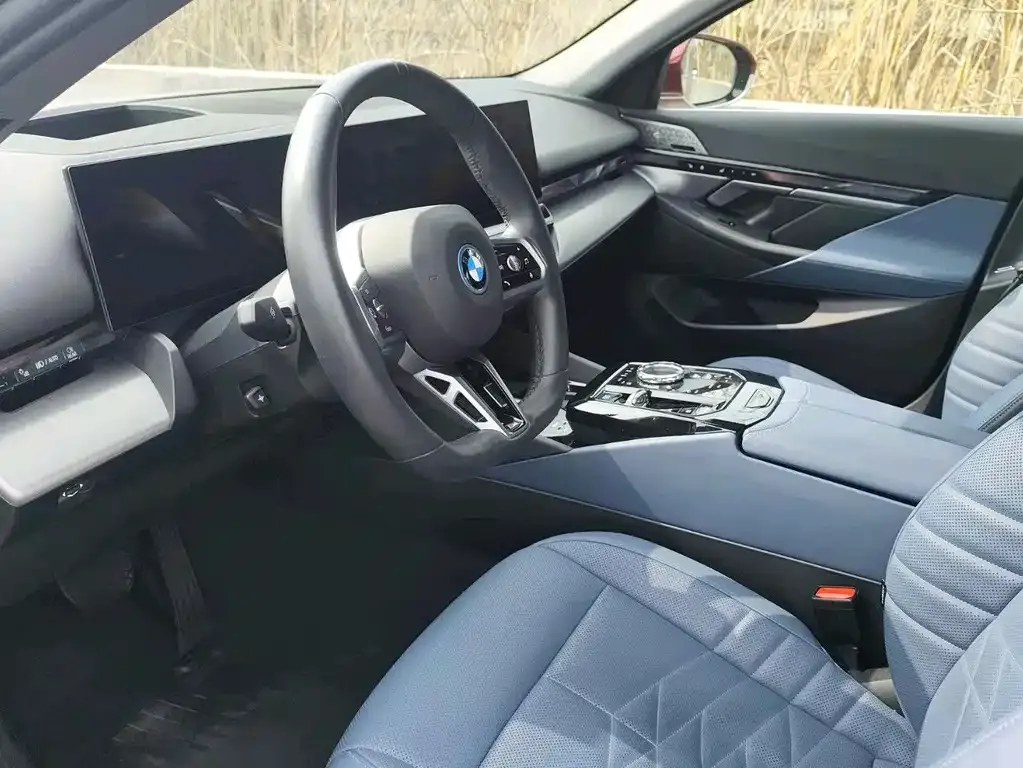 BMW i5 — фото 7