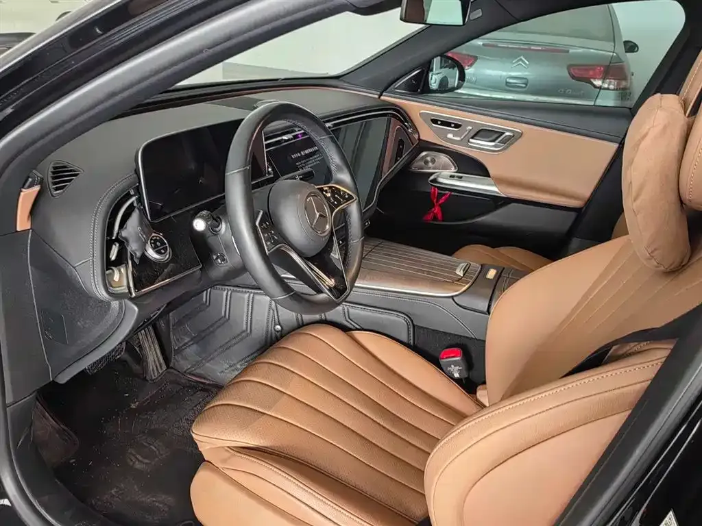 Mercedes-Benz E-Class — фото 4