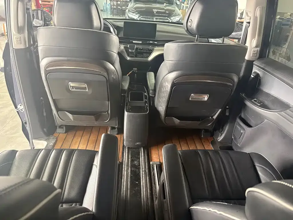 Roewe iMAX8 — фото 8