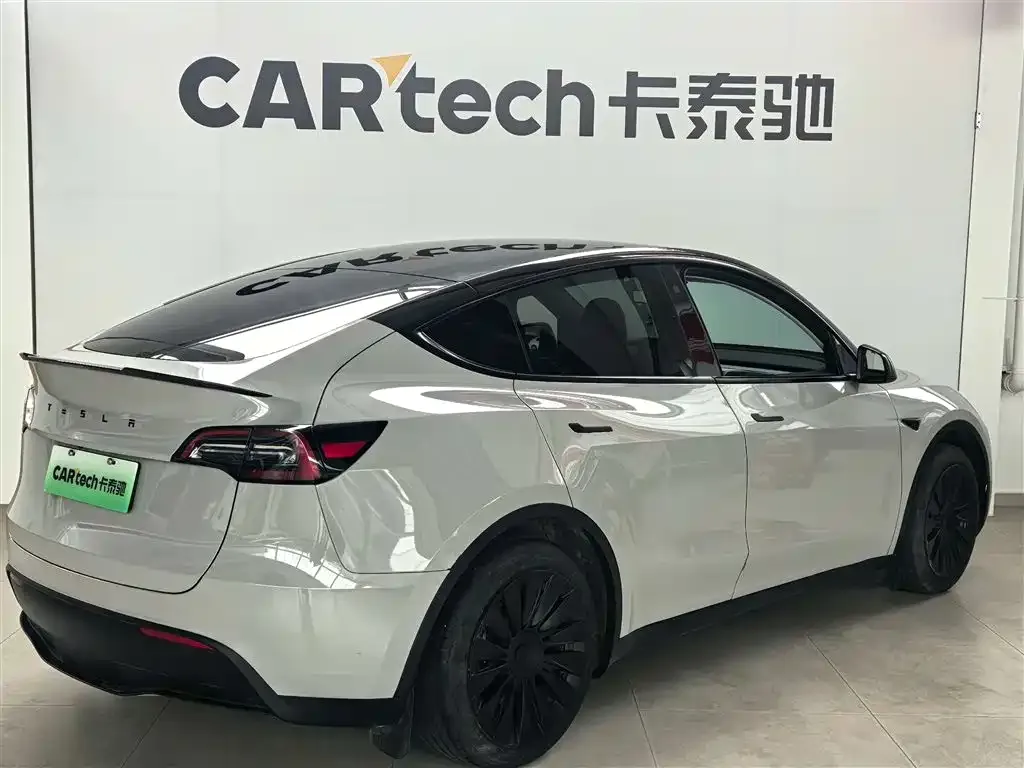 Tesla Model Y — фото 4