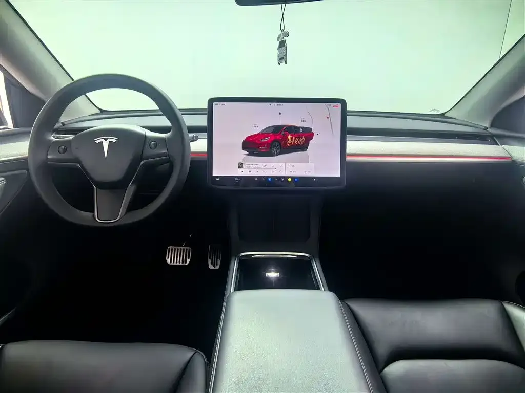 Tesla Model Y — фото 6