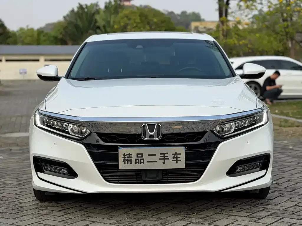 Honda Accord — фото 7