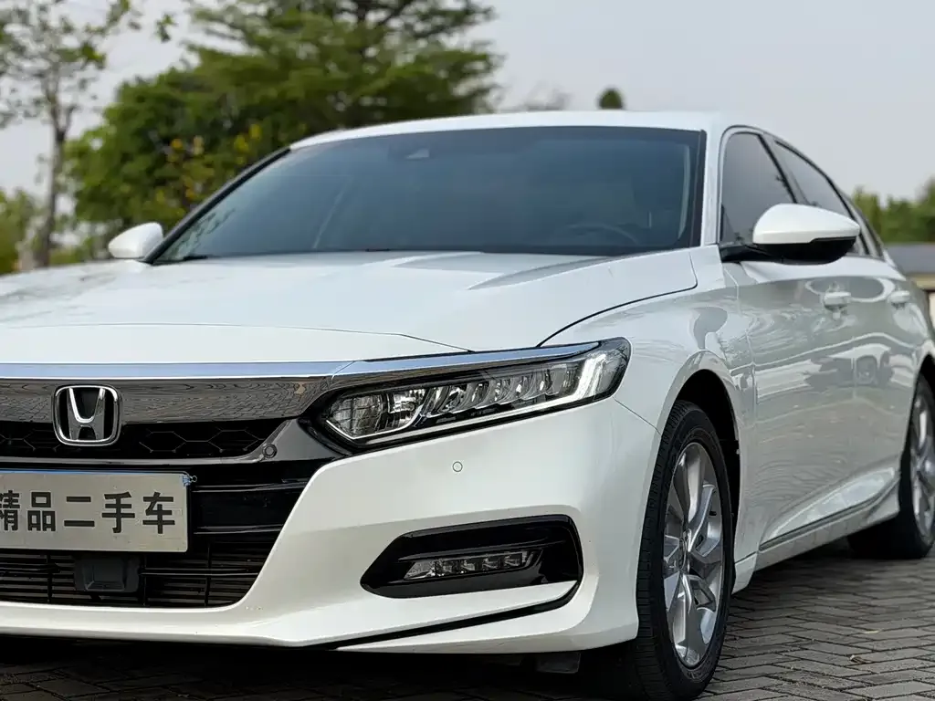 Honda Accord — фото 4