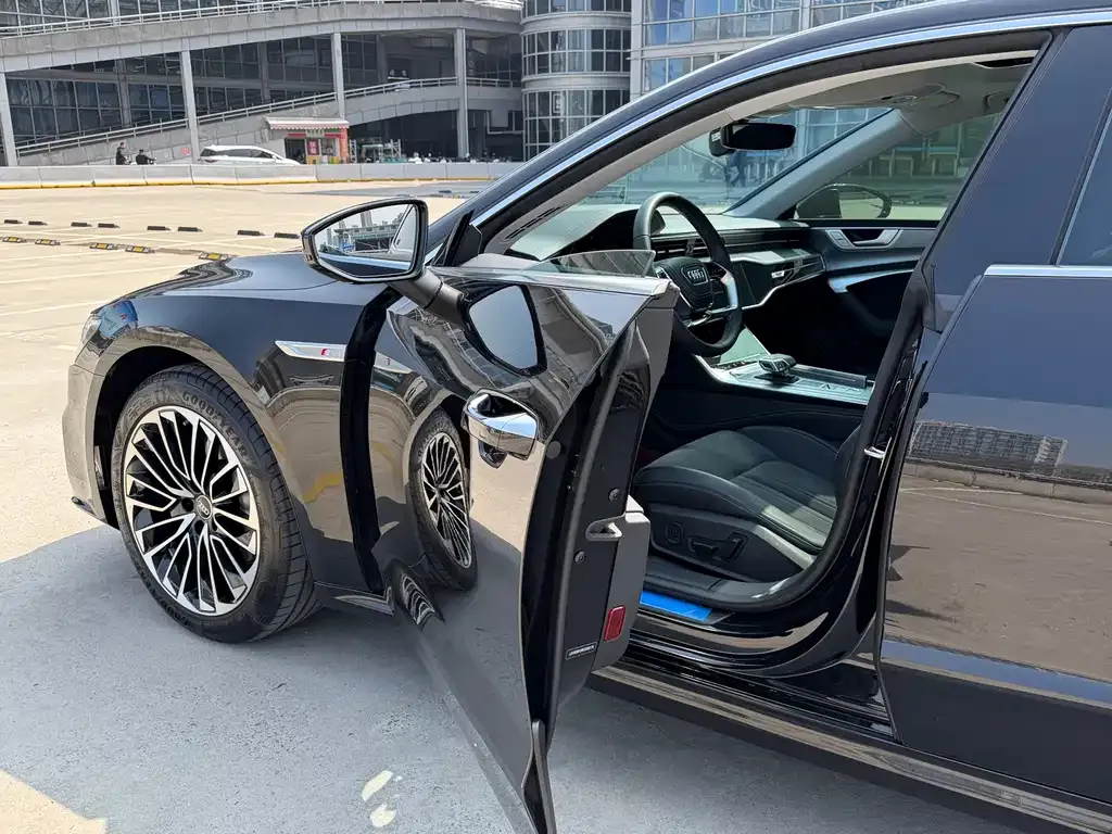Audi A7L 2025 из CN, фото 8