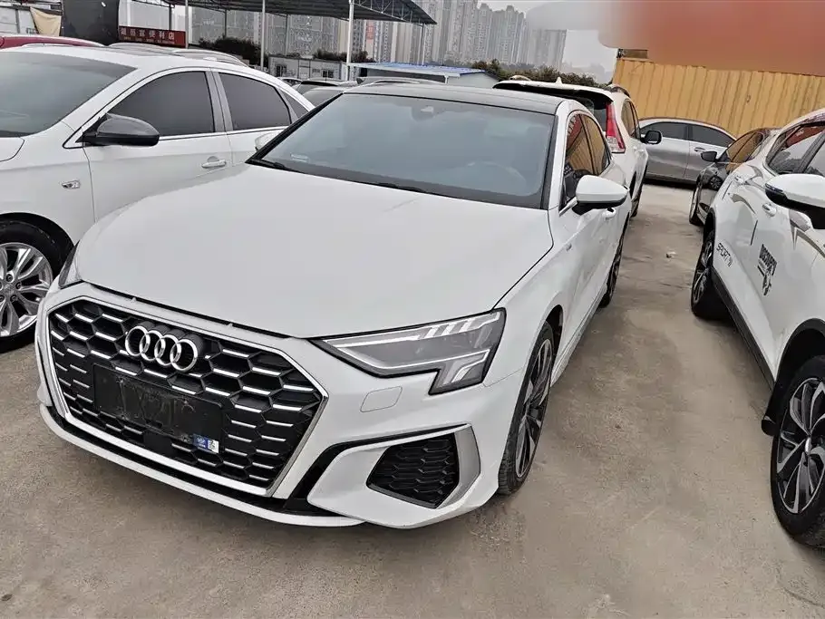 Audi A3 2023 из CN, фото 1