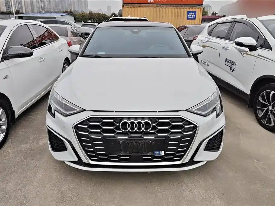 Audi A3 2023 из CN, фото 2