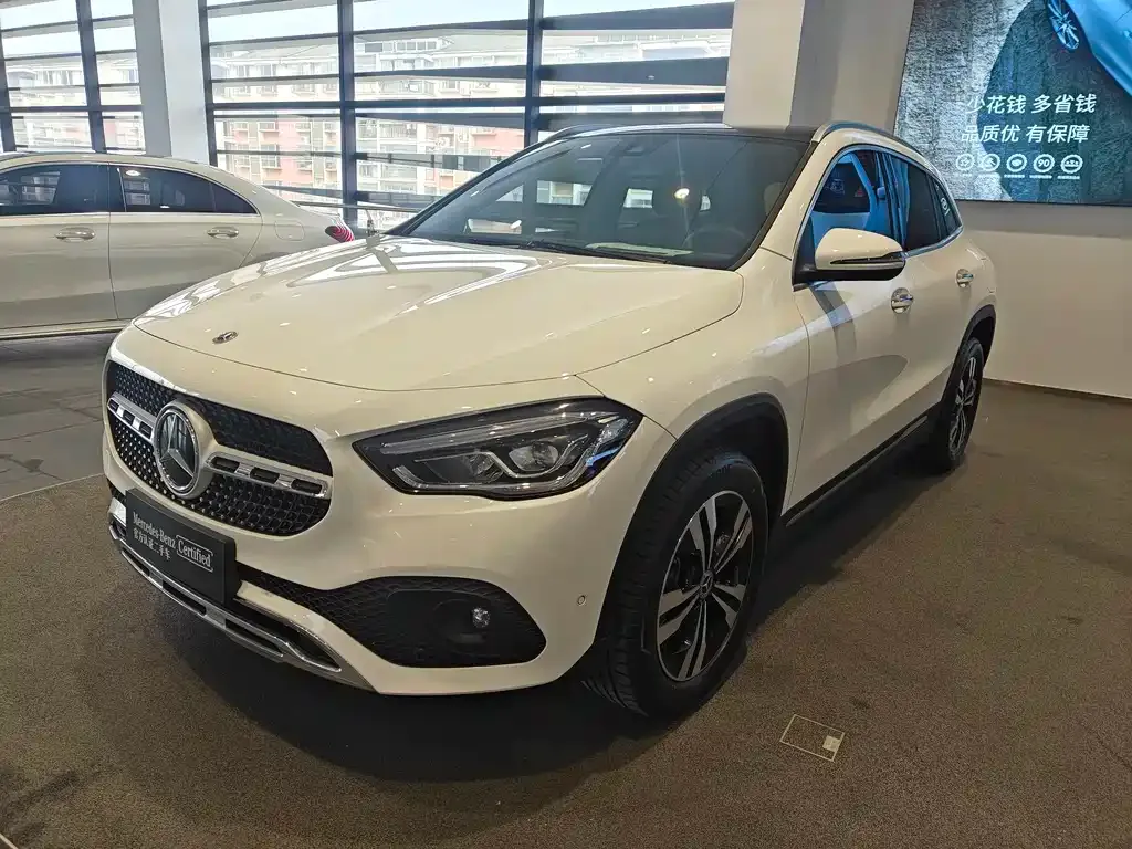 Mercedes-Benz GLA — фото 1