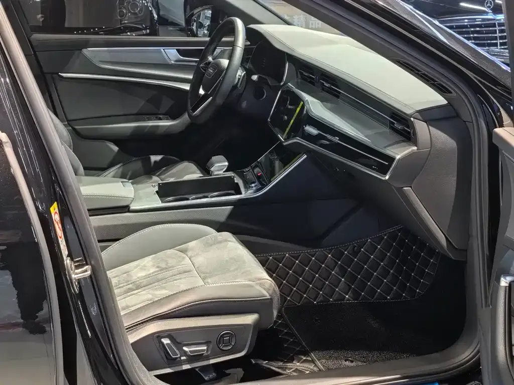 Audi A6L 2023 из CN, фото 7