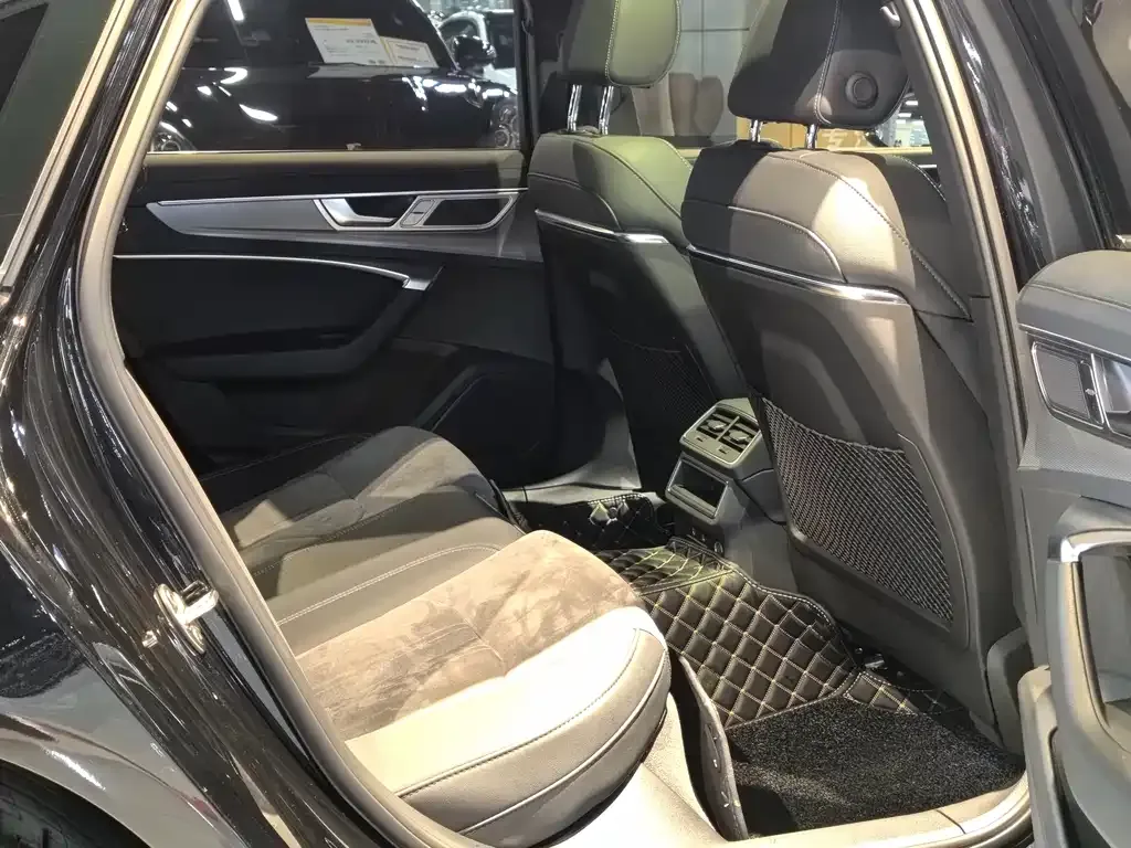 Audi A6L 2023 из CN, фото 3