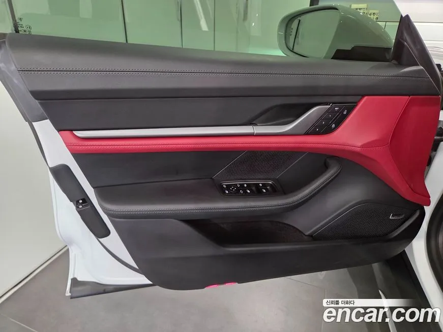 Porsche Taycan 2025 из KR, фото 7
