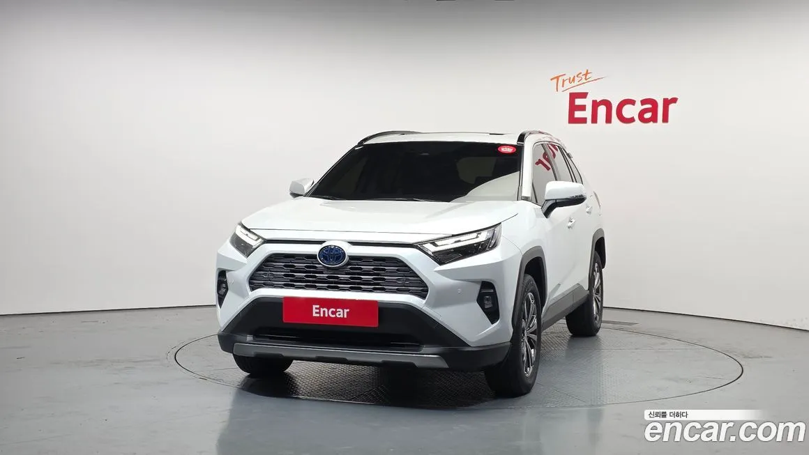 Toyota RAV4 — фото 5