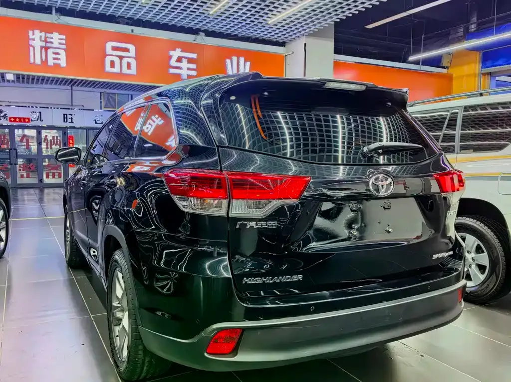 Toyota Highlander — фото 2