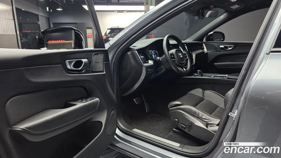 Volvo XC60 2021 из KR, фото 3