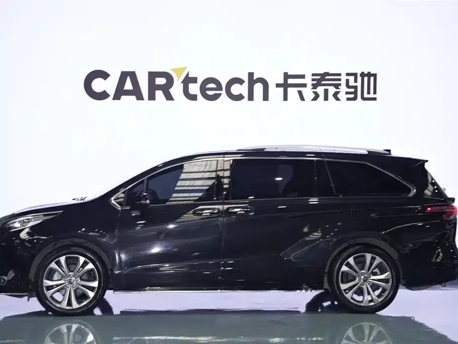 Toyota Sienna — фото 10