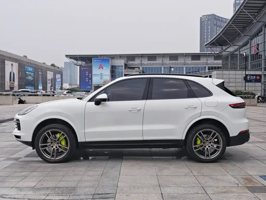 Porsche Cayenne Hybrid — фото 7