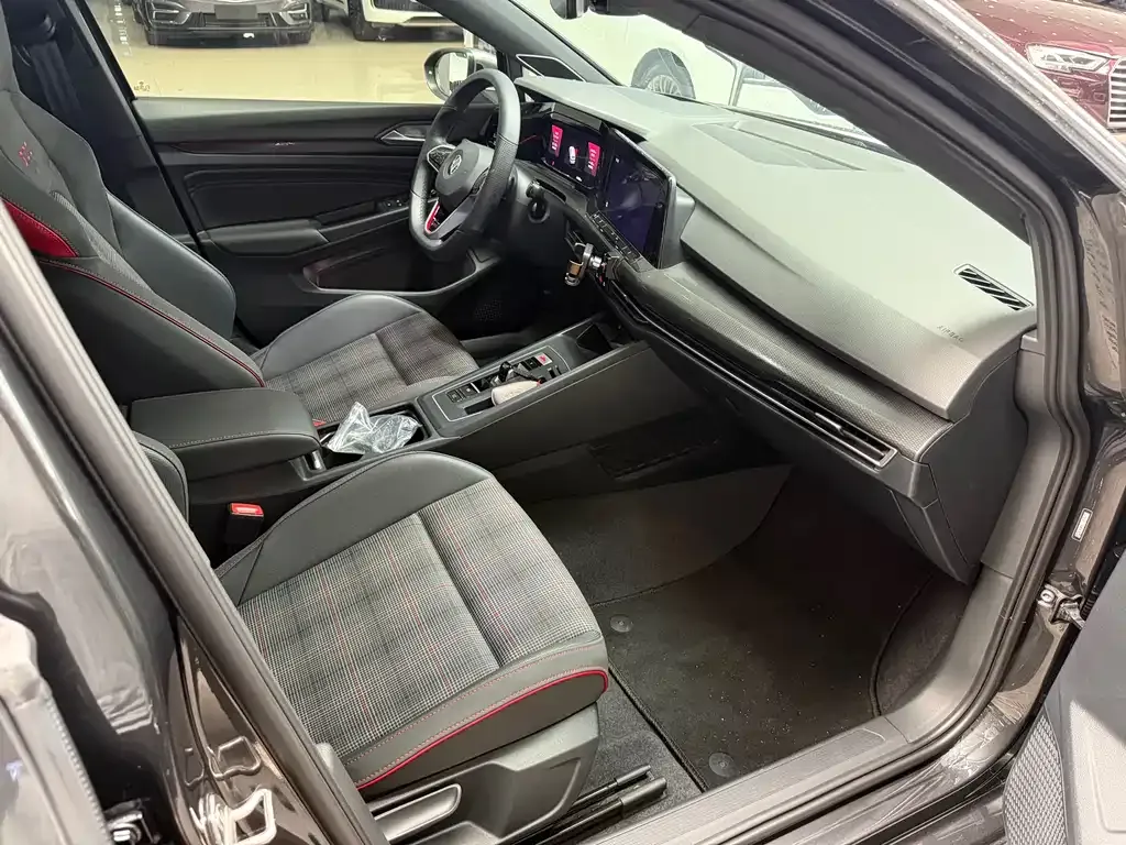 Volkswagen Golf GTI 2022 из CN, фото 3