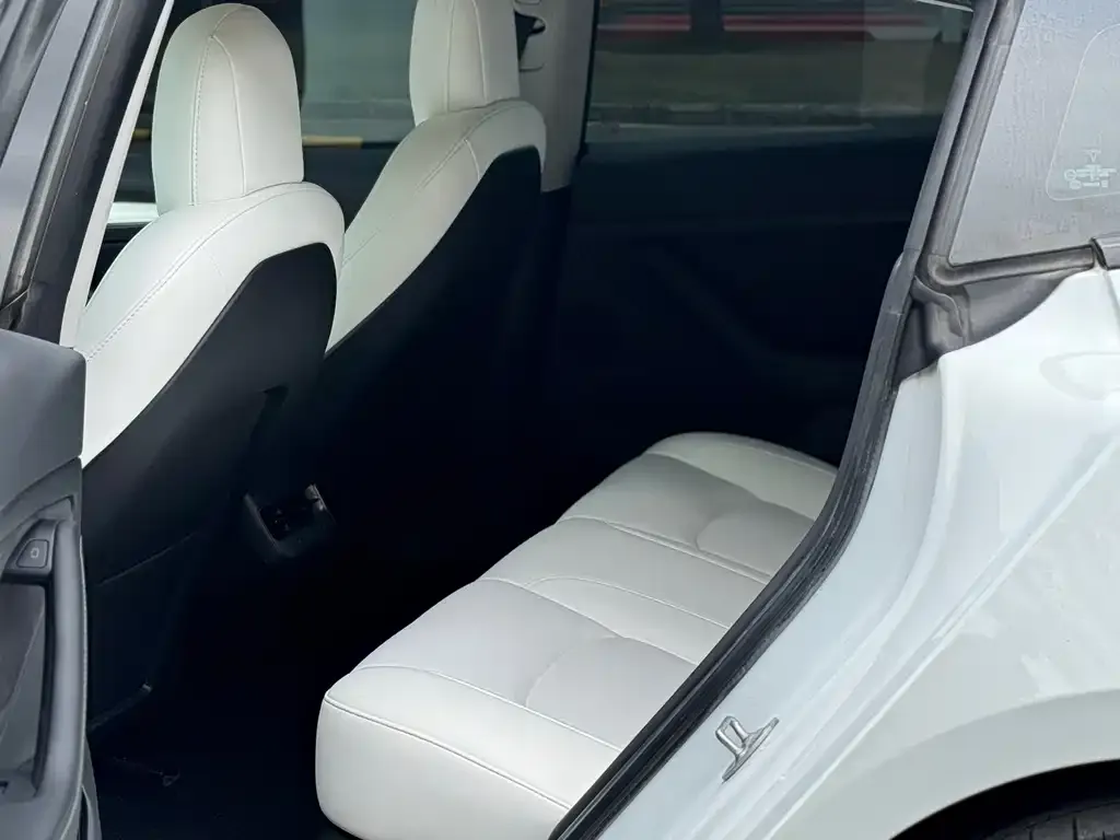 Tesla Model 3 — фото 3
